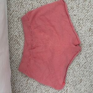 LULULEMON comfy shorts 4"